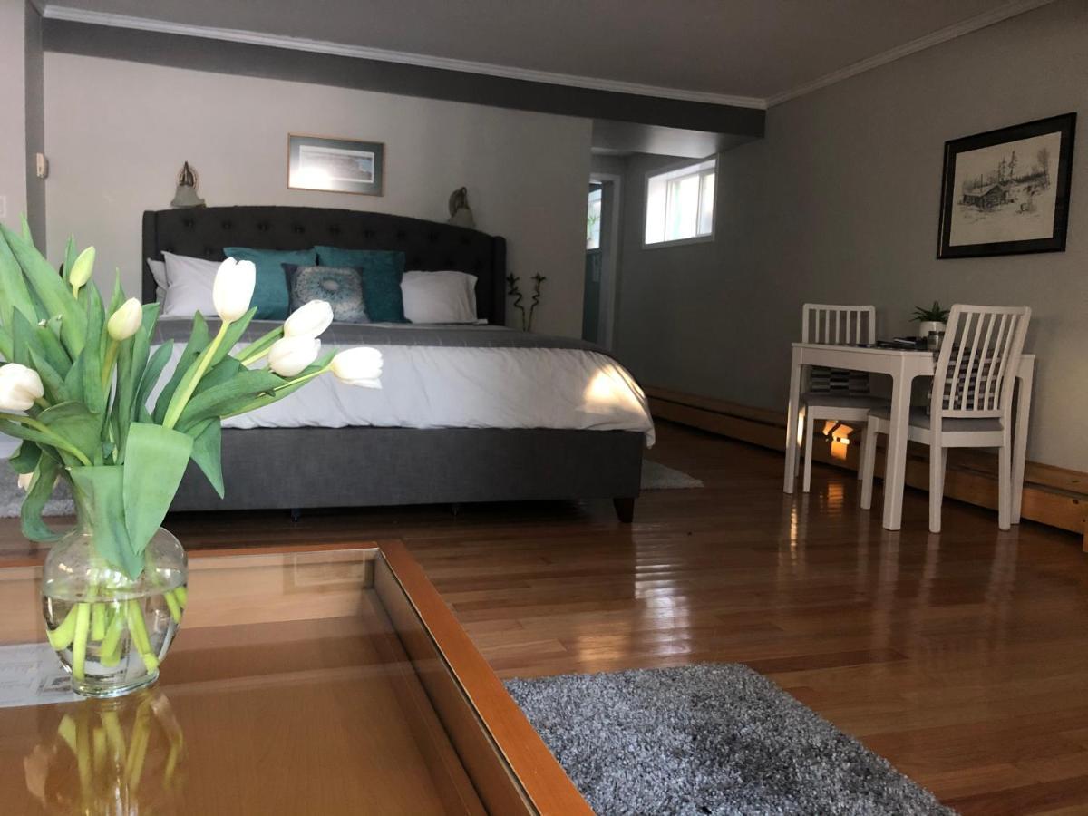 Great Slave Lakeside Bed & Breakfast Yellowknife Esterno foto
